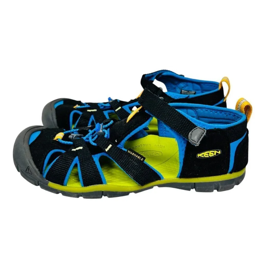 KEEN Big Kids Seacamp II CNX Size 5 Boy Outdoor Sandal Hiking Beach